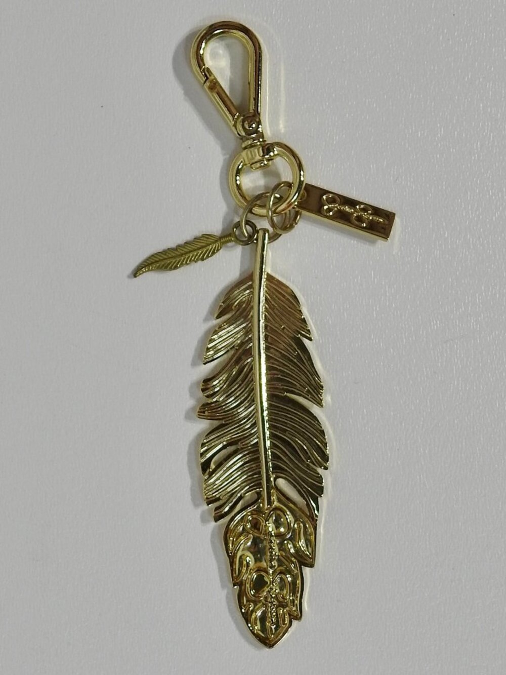 Jessica Simpson Gold Tone Feather Key Chain Signed  6" (4" Feather) Purse Charm